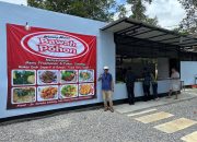 “Makan Enak Seperti di Rumah, Tidak Perlu Mahal!” Warung Makan Bawah Pohon Hadir di Kendari