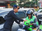 Solidaritas Buruh dan Polri: Ratusan Paket Sembako Dibagikan untuk Warga Jakarta