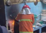 Sigap! Damkar Kendari Padamkan Kebakaran Tabung Gas di Kemaraya dalam Lima Menit