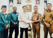 Pemkot Kendari dan Baznas Serahkan Bantuan Perbaikan Rumah Tak Layak Huni di Puuwatu