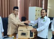 Perkuat Kinerja Pelayanan KUA, Kemenag Konsel Serahkan Bantuan Printer BMN