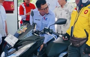 Bantu Driver Ojol Hadapi Kenaikan Harga, Partai Perindo Sulawesi Tenggara Bagikan 500 Kupon BBM Gratis di Kendari